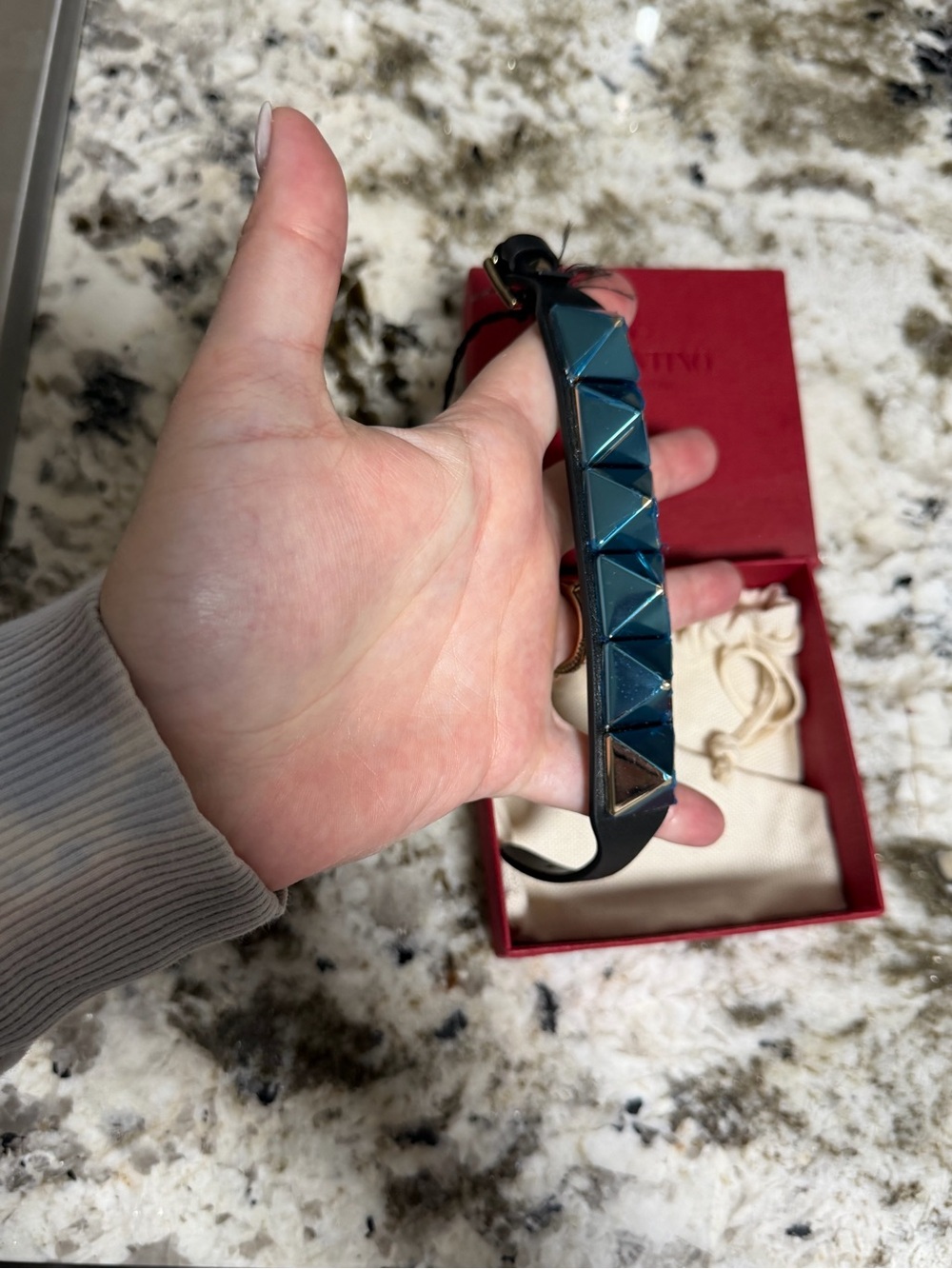 Valentino Garavani black Rockstud bracelet - Picture 3 of 6